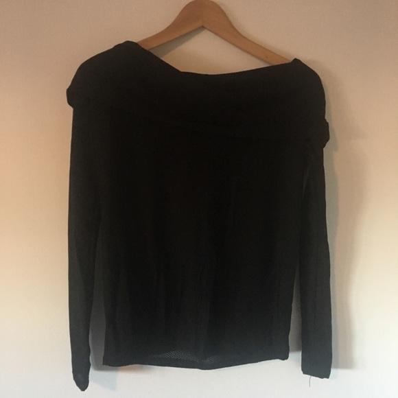 Off shoulder Cowl Neck - Picture 4 of 4